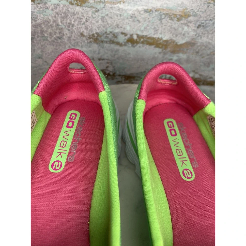 Skechers GOwalk 2 Shoes Womens Size 5.5 Green Slip On Walking Sneakers SN 13976